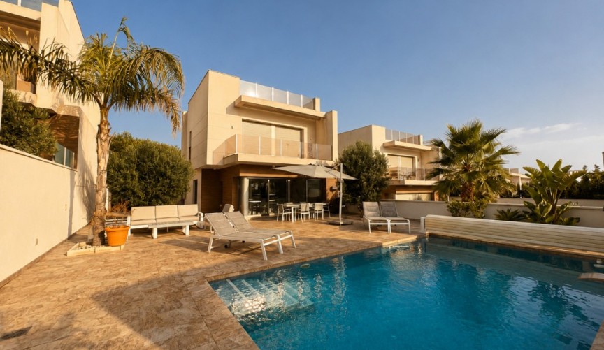 Återförsäljning - Villa -
San Miguel de Salinas - Inland