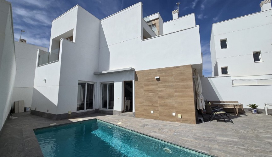 Återförsäljning - Villa -
San Pedro del Pinatar - Costa Calida