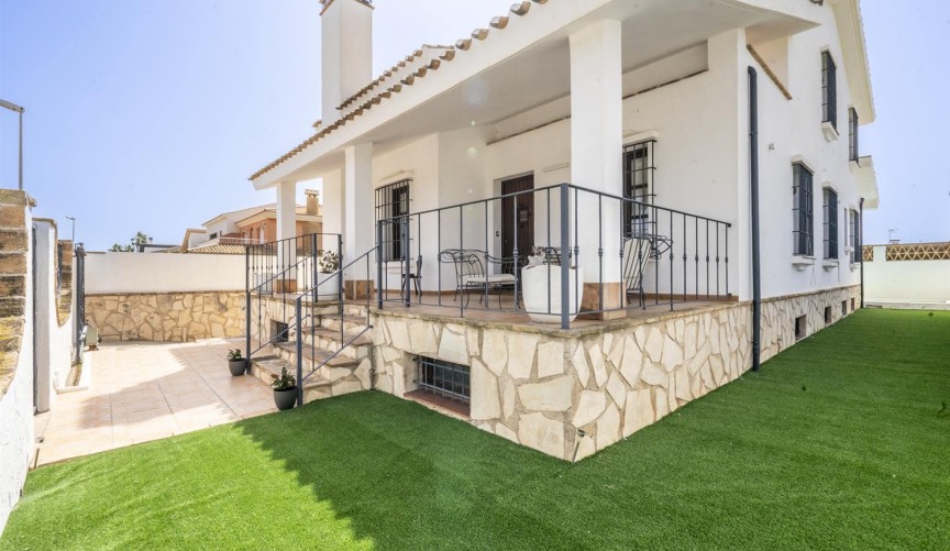 Återförsäljning - Villa -
Santiago de la Ribera - Costa Calida