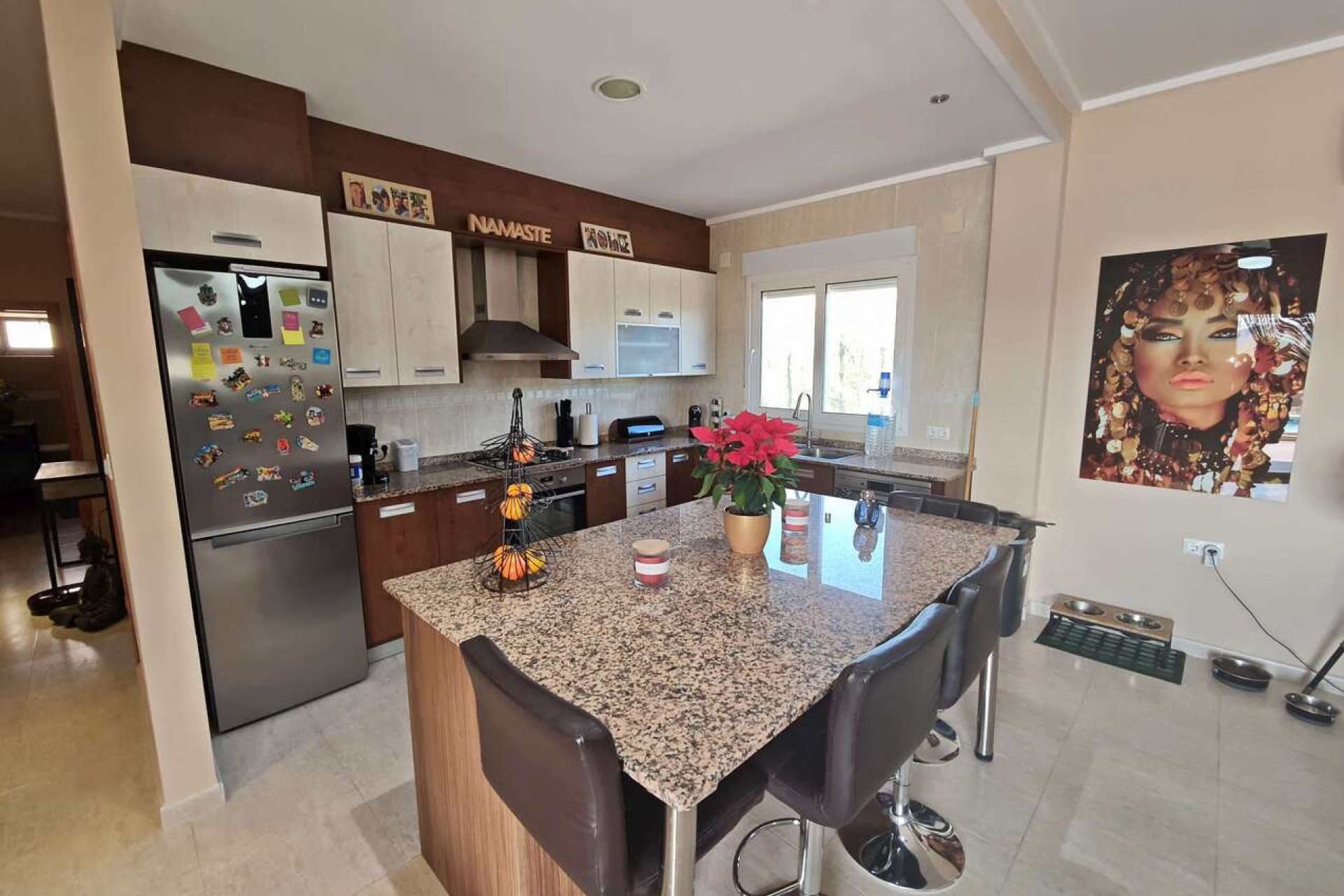 Återförsäljning - Villa -
Sax - Inland