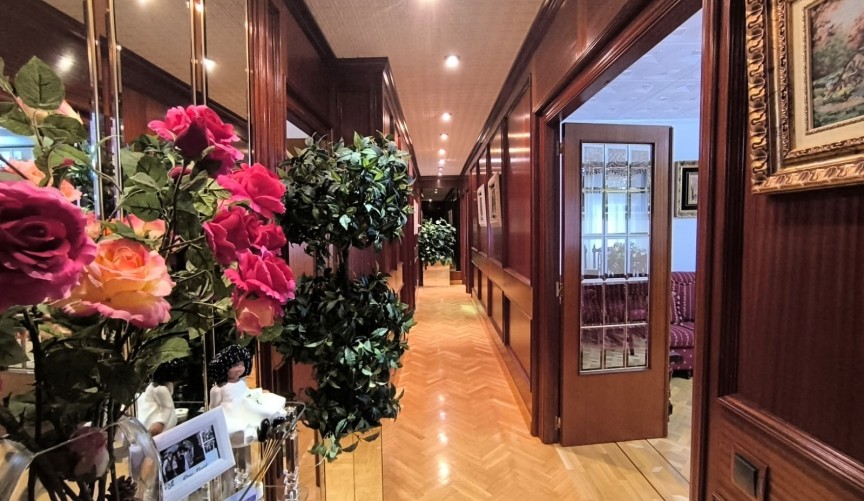 Återförsäljning - Villa -
Sax - Inland