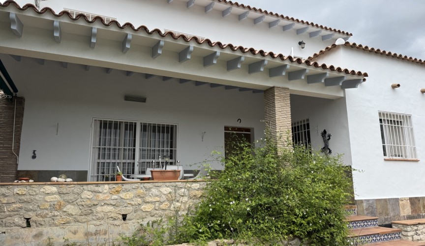 Återförsäljning - Villa -
Tárbena - Costa Blanca