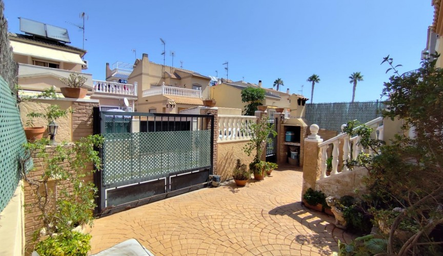 Återförsäljning - Villa -
Torrevieja - Aguas Nuevas 1