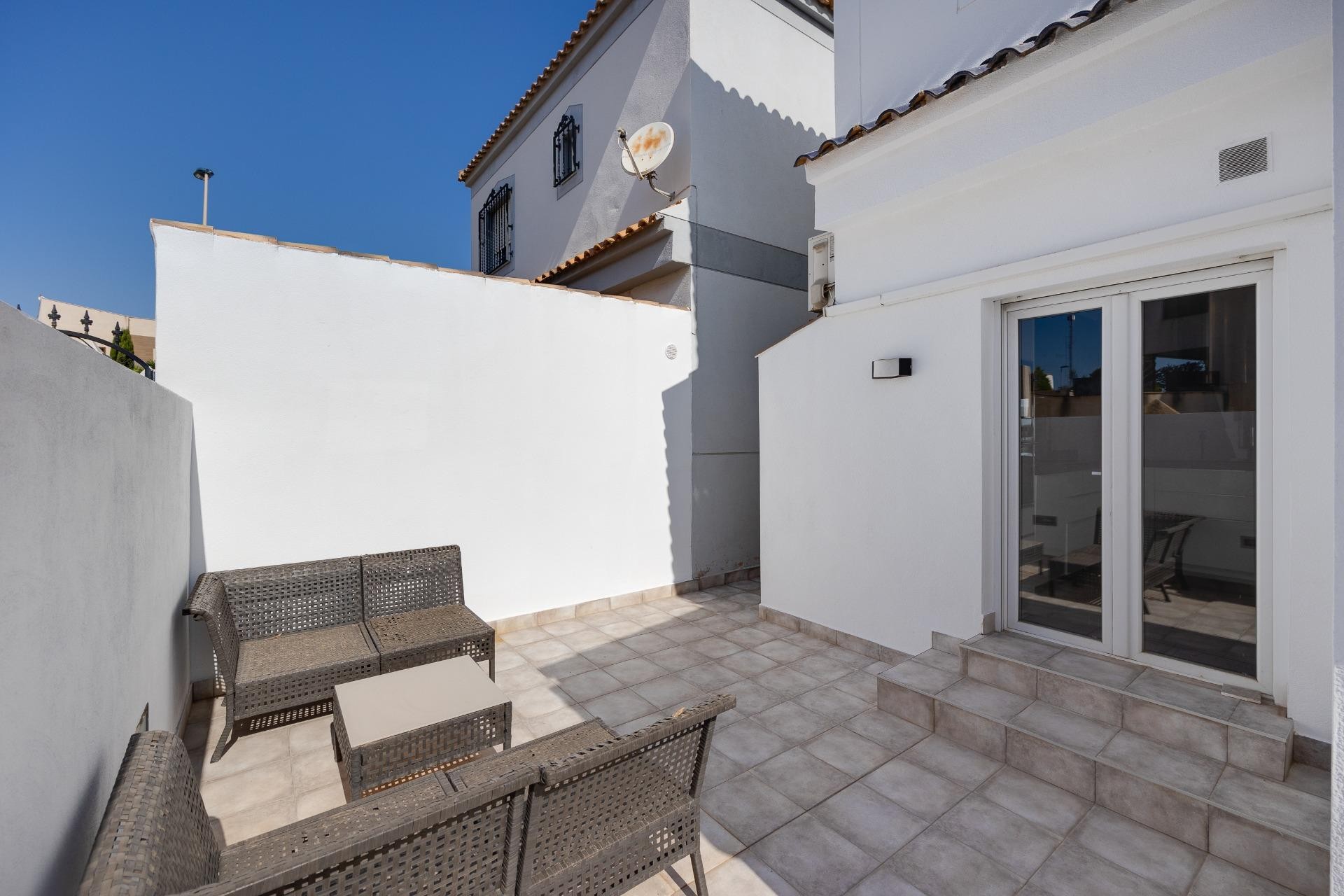 Återförsäljning - Villa -
Torrevieja - aguas nuevas