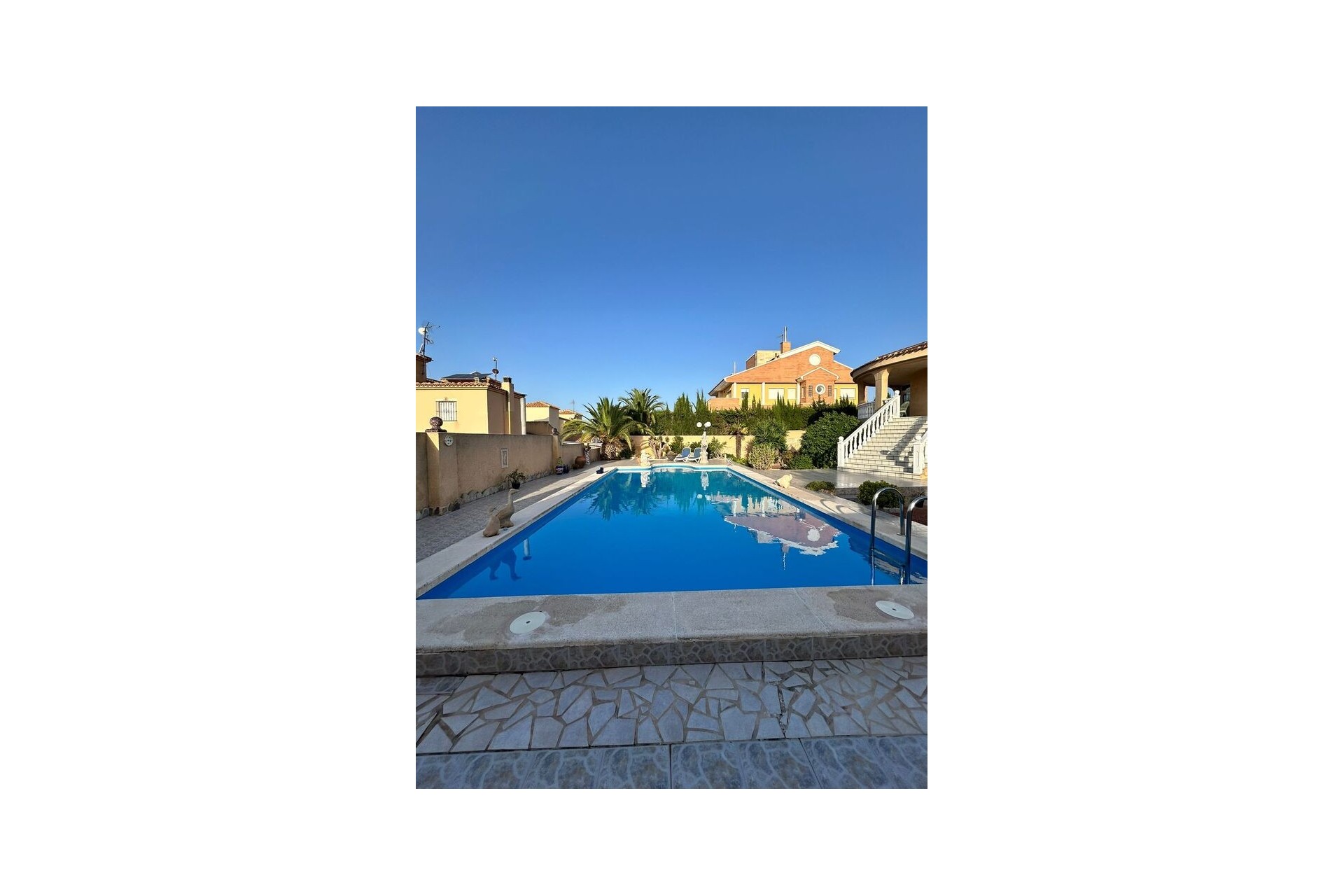 Återförsäljning - Villa -
Torrevieja - aguas nuevas