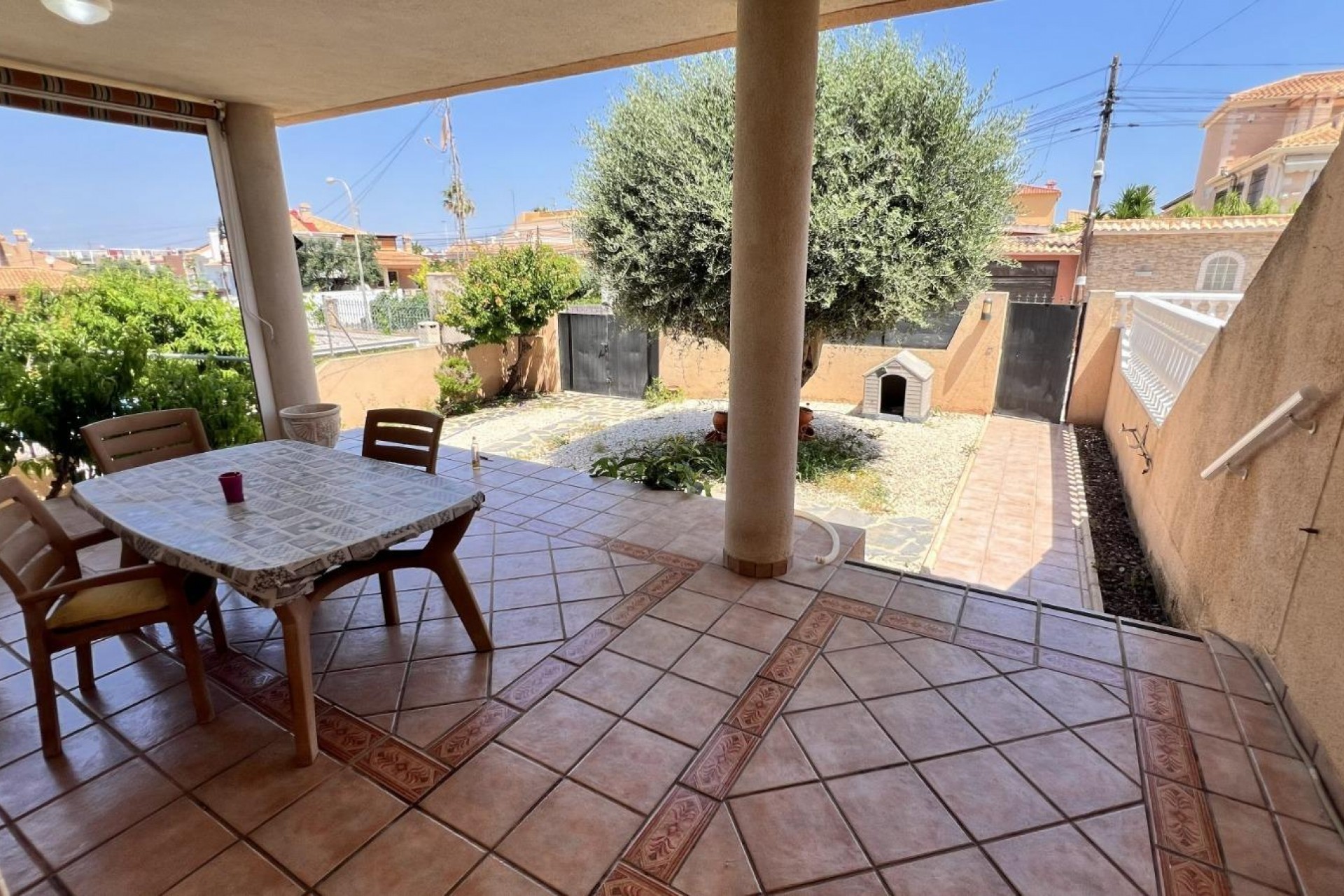 Återförsäljning - Villa -
Torrevieja - aguas nuevas