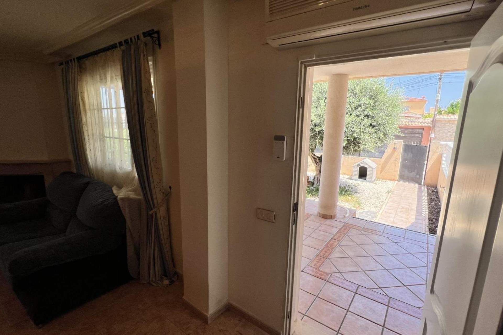Återförsäljning - Villa -
Torrevieja - aguas nuevas