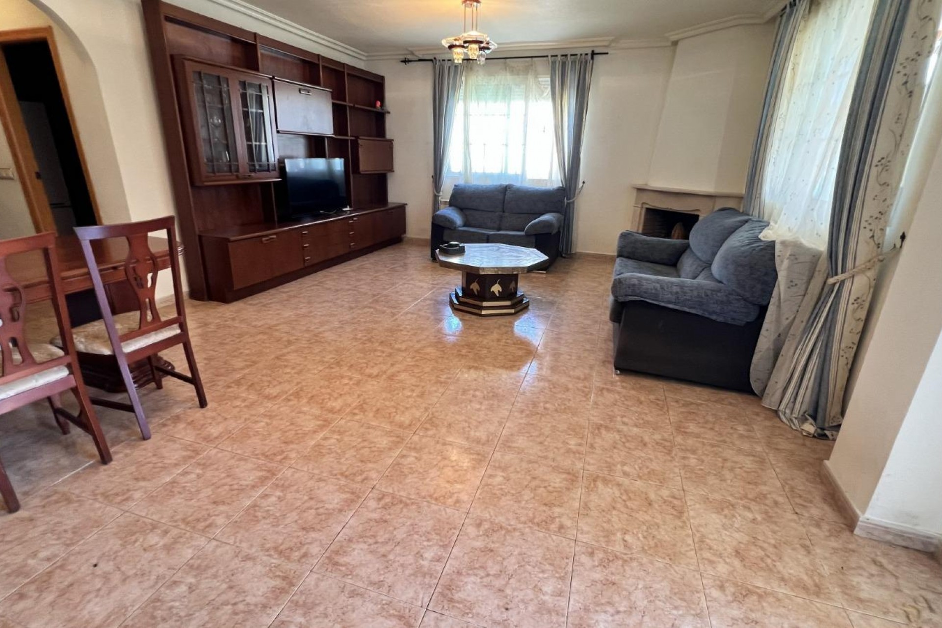 Återförsäljning - Villa -
Torrevieja - aguas nuevas