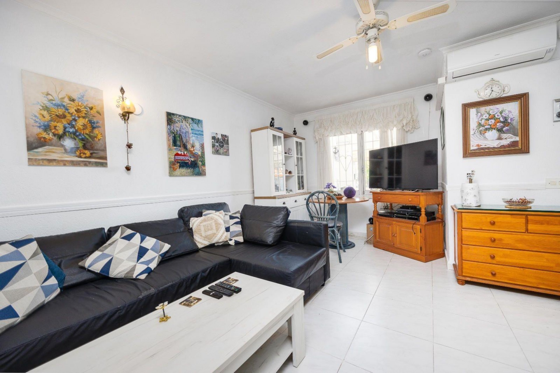 Återförsäljning - Villa -
Torrevieja - Calas Blanca