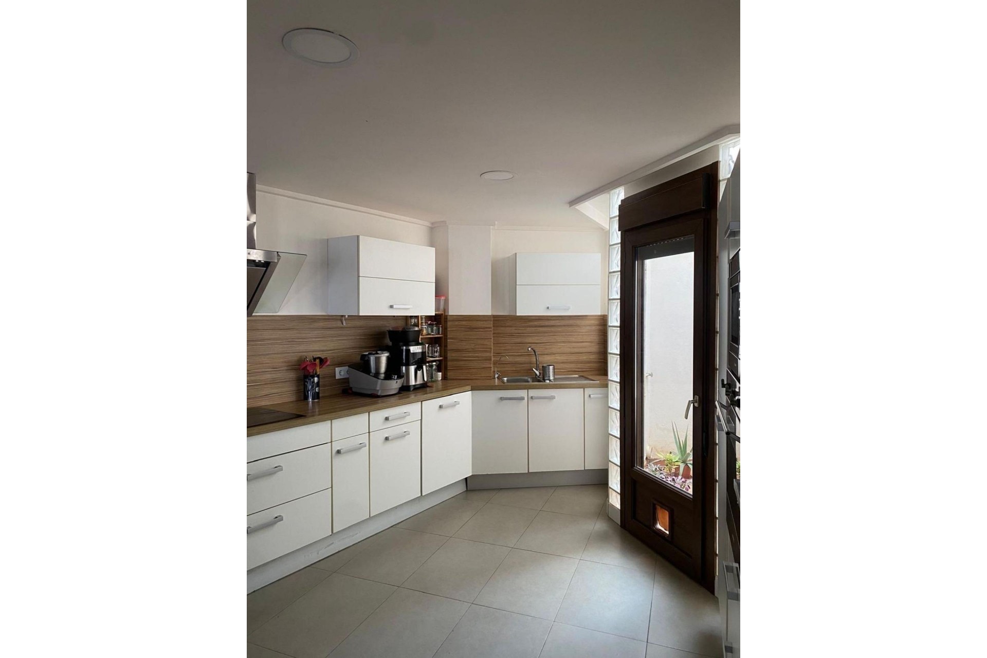 Återförsäljning - Villa -
Torrevieja - Centro - Muelle Pesquero