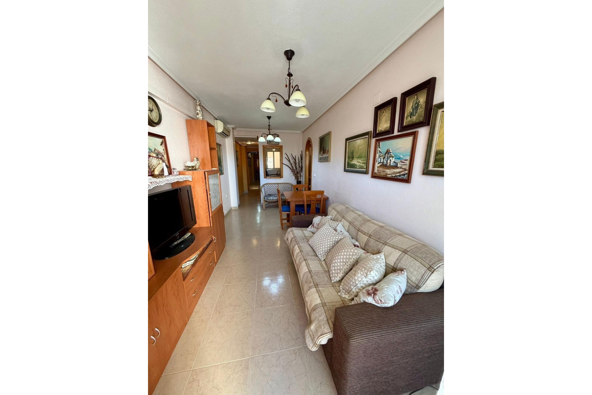 Återförsäljning - Villa -
Torrevieja - Centro