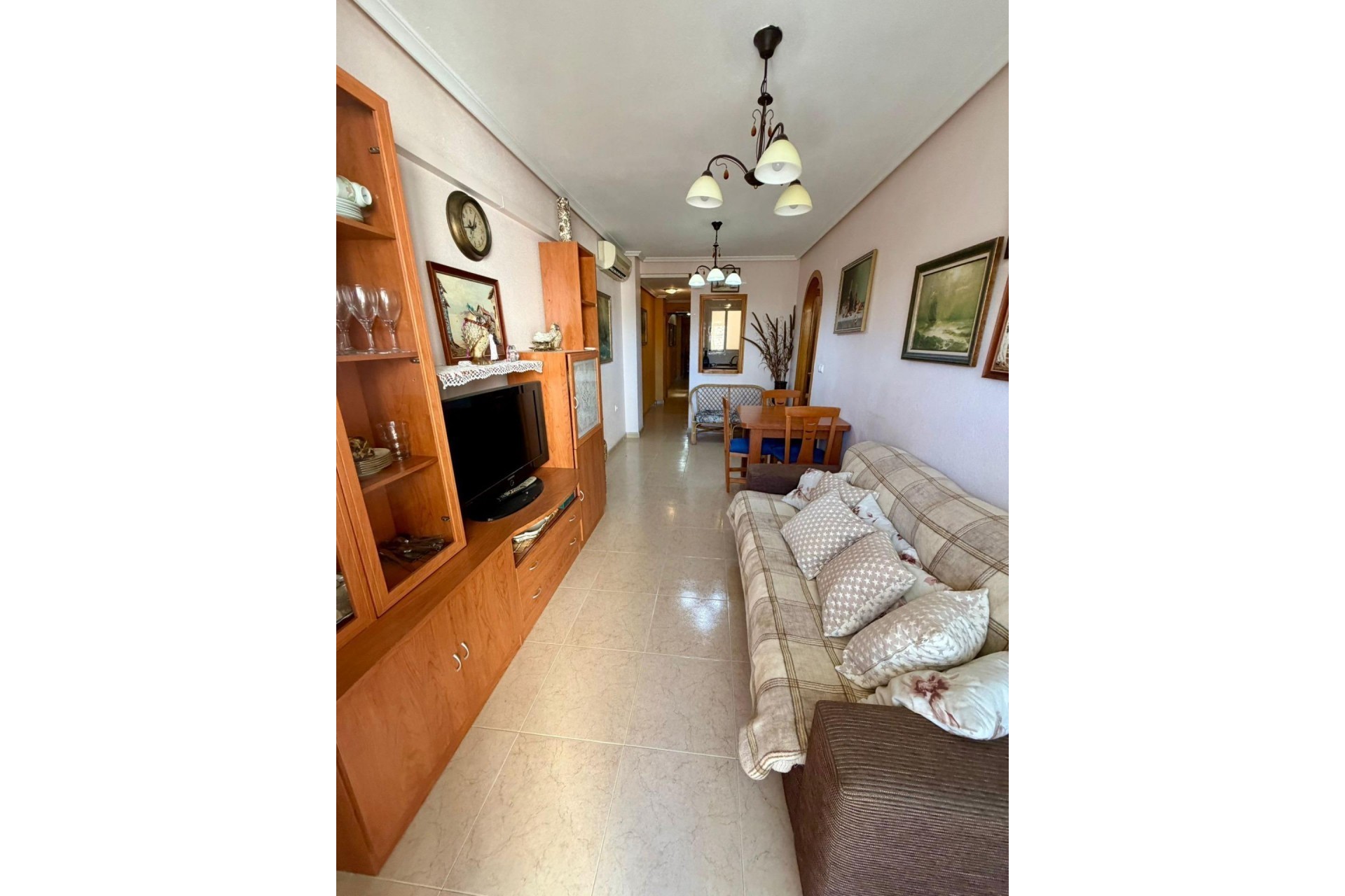 Återförsäljning - Villa -
Torrevieja - Centro