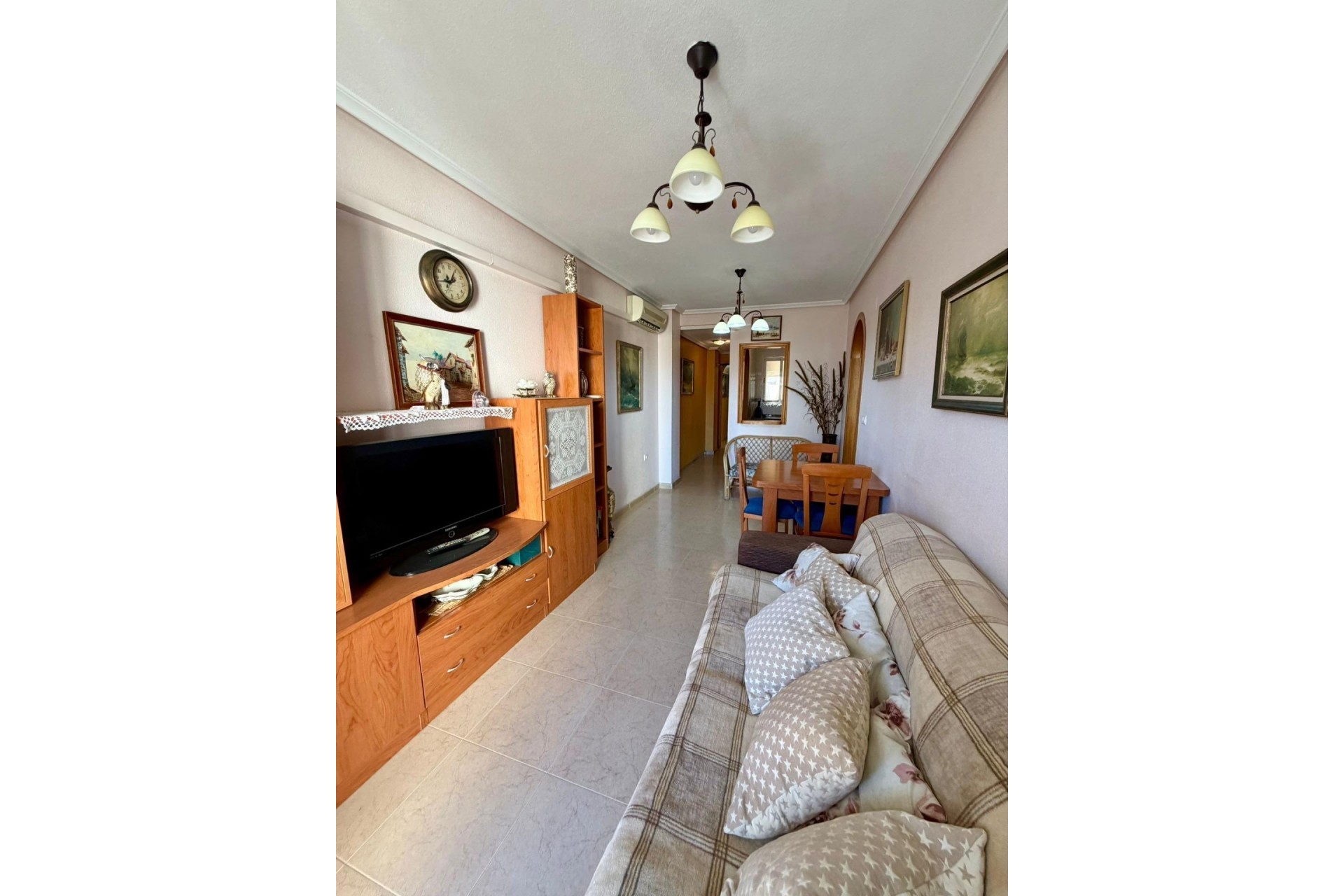 Återförsäljning - Villa -
Torrevieja - Centro