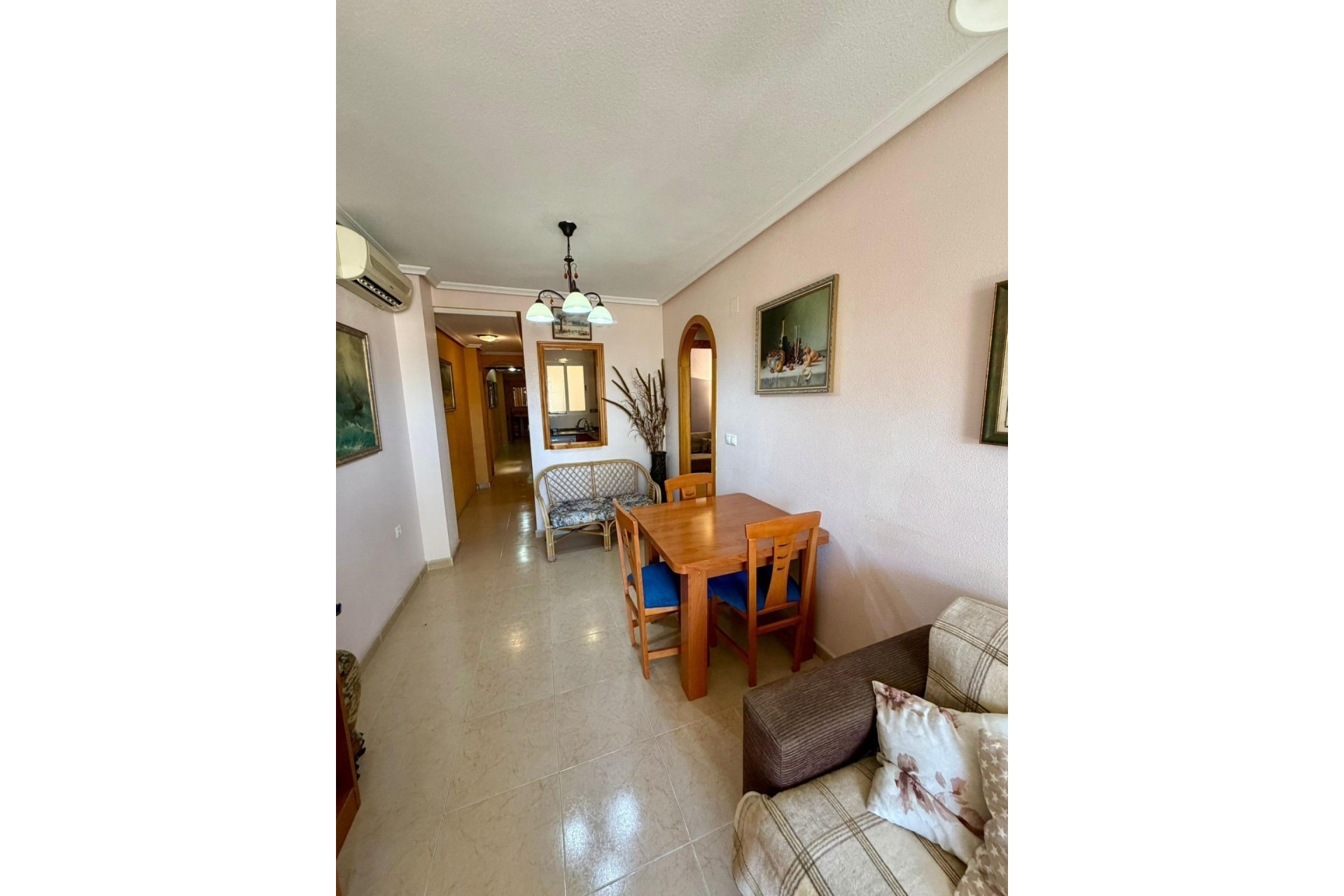 Återförsäljning - Villa -
Torrevieja - Centro