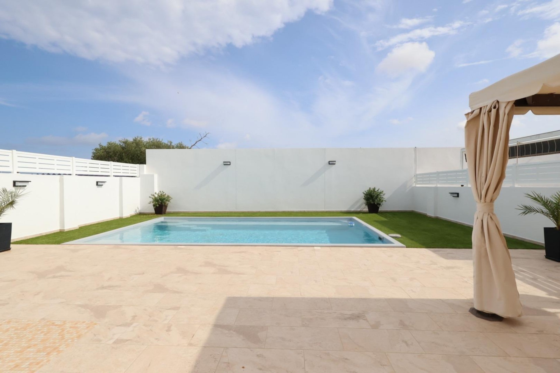 Återförsäljning - Villa -
Torrevieja - Costa Blanca