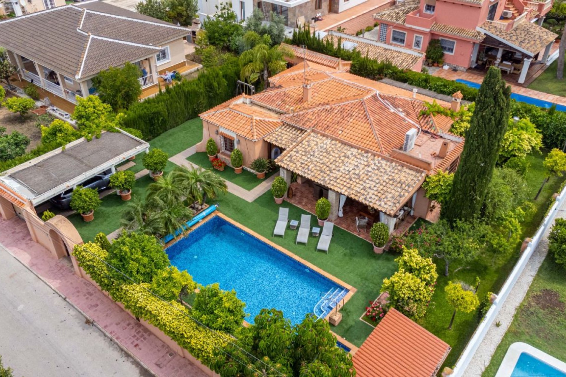 Återförsäljning - Villa -
Torrevieja - Costa Blanca