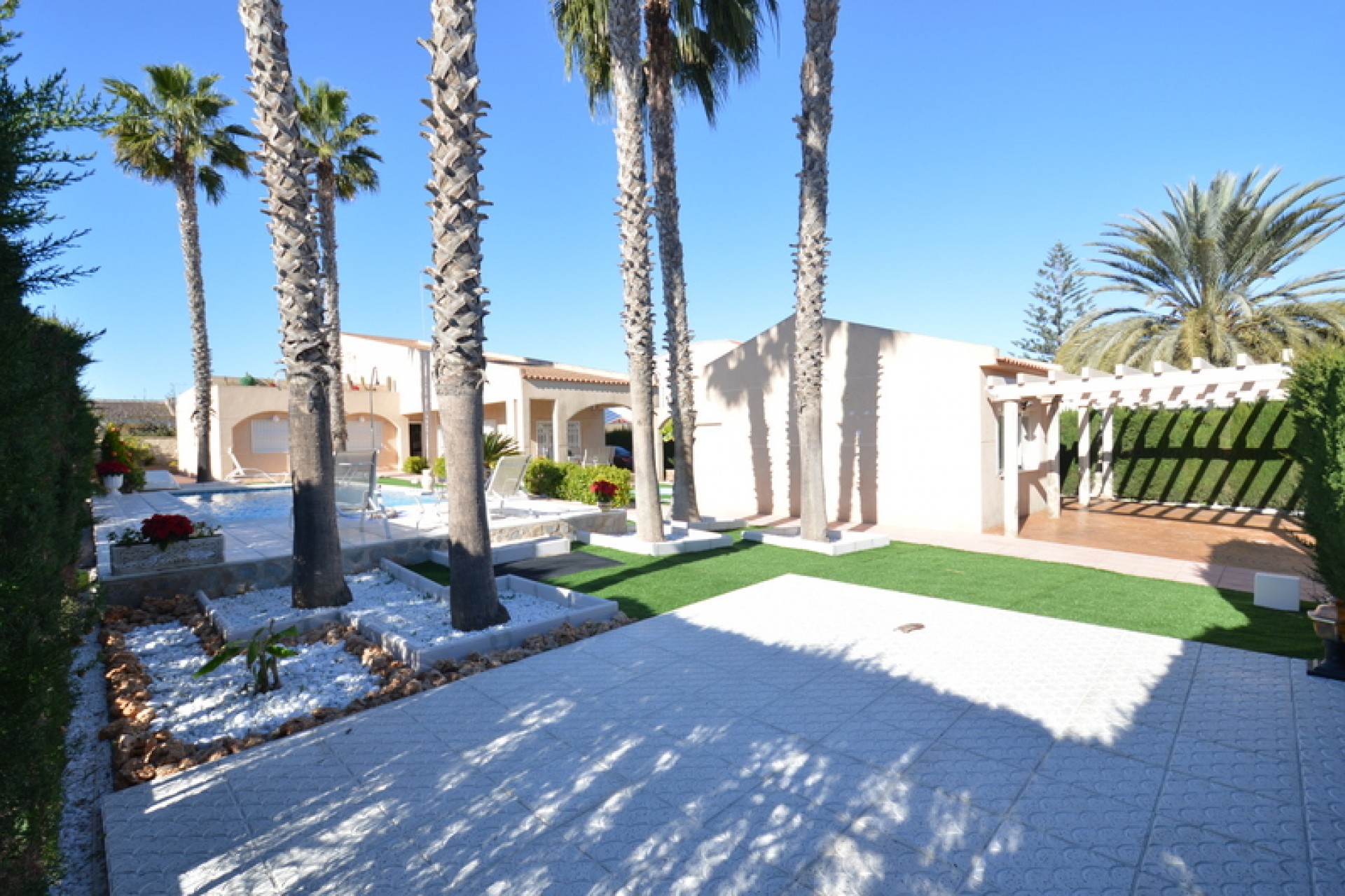 Återförsäljning - Villa -
Torrevieja - Costa Blanca