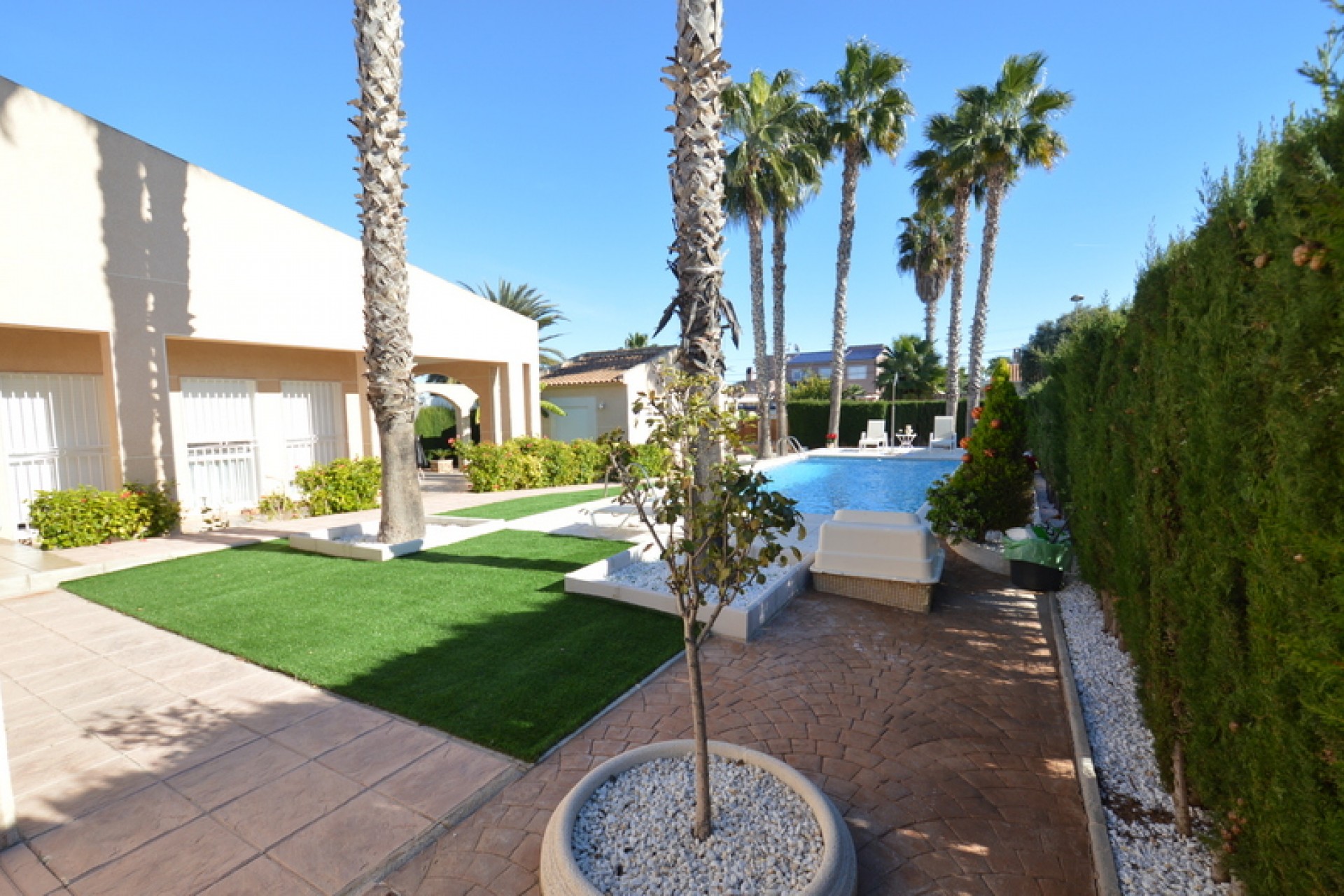 Återförsäljning - Villa -
Torrevieja - Costa Blanca