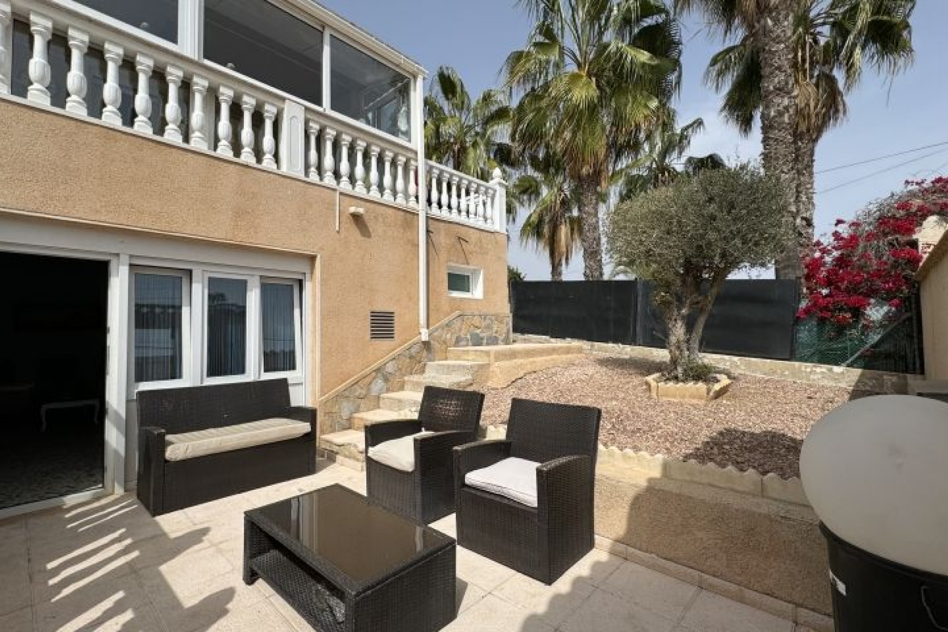 Återförsäljning - Villa -
Torrevieja - Costa Blanca