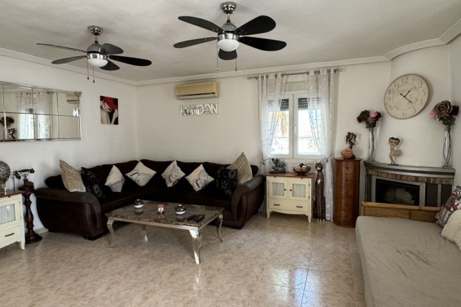 Återförsäljning - Villa -
Torrevieja - Costa Blanca