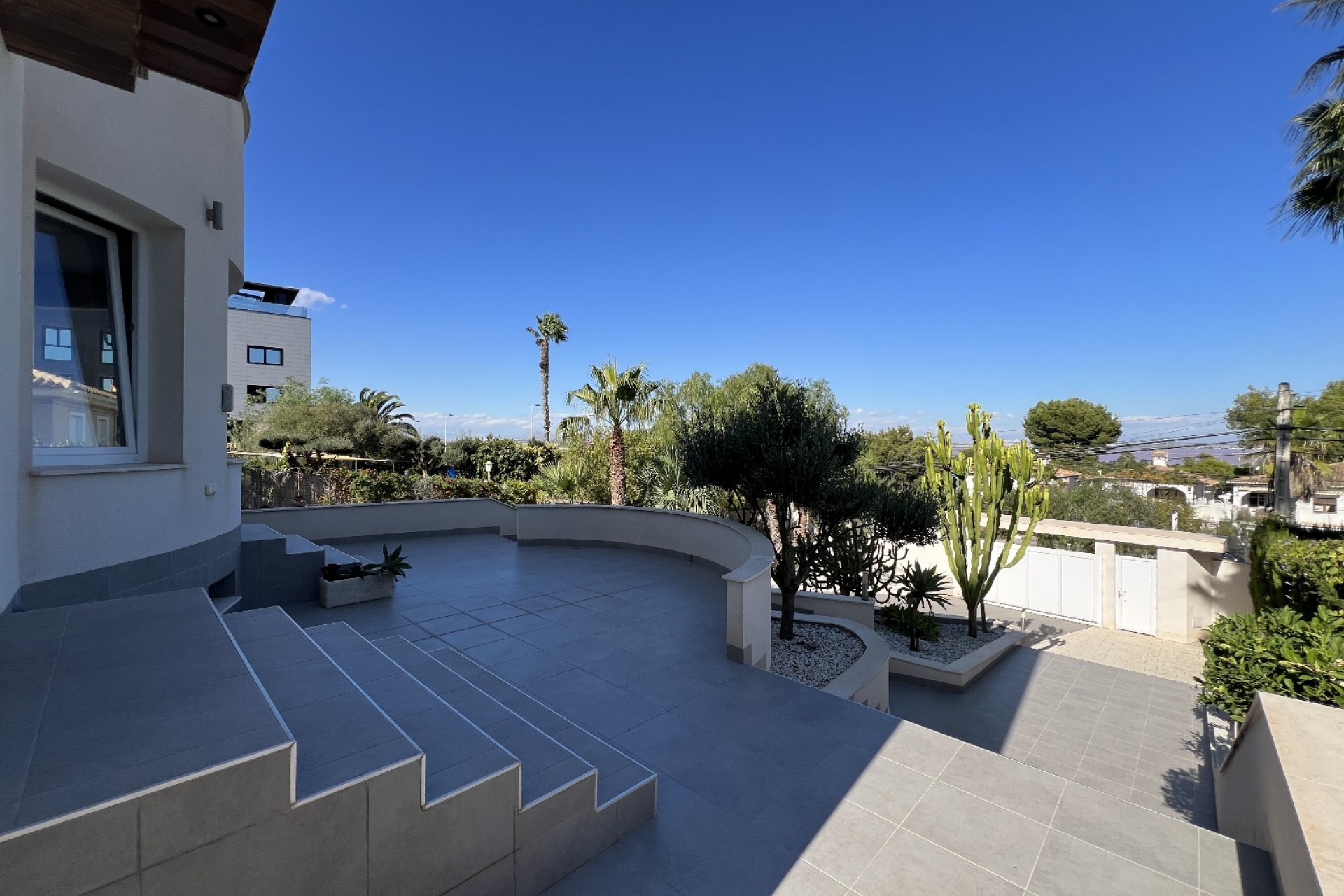 Återförsäljning - Villa -
Torrevieja - Costa Blanca