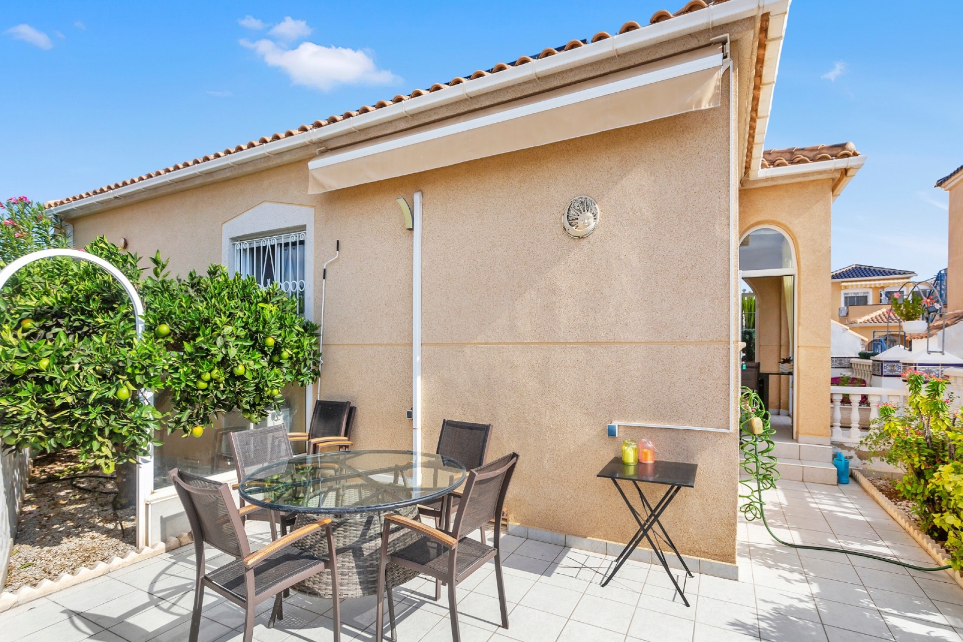 Återförsäljning - Villa -
Torrevieja - Costa Blanca