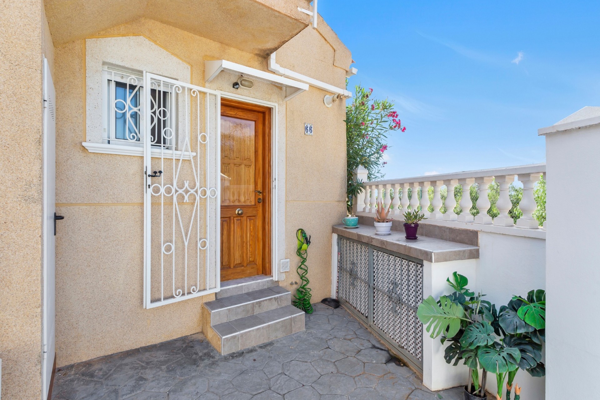 Återförsäljning - Villa -
Torrevieja - Costa Blanca