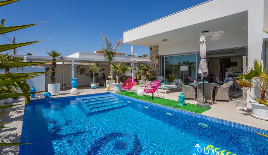 Återförsäljning - Villa -
Torrevieja - Costa Blanca