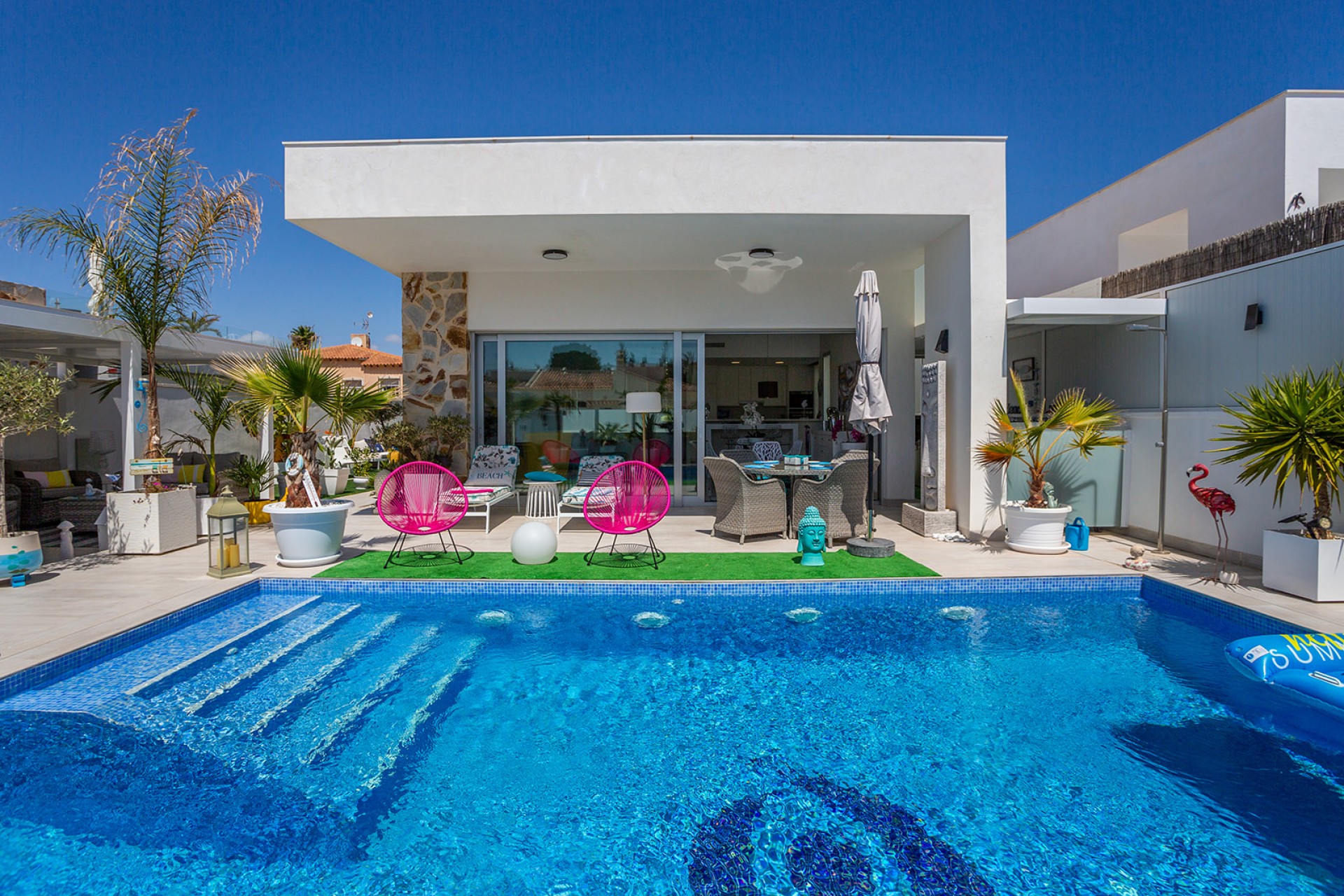 Återförsäljning - Villa -
Torrevieja - Costa Blanca