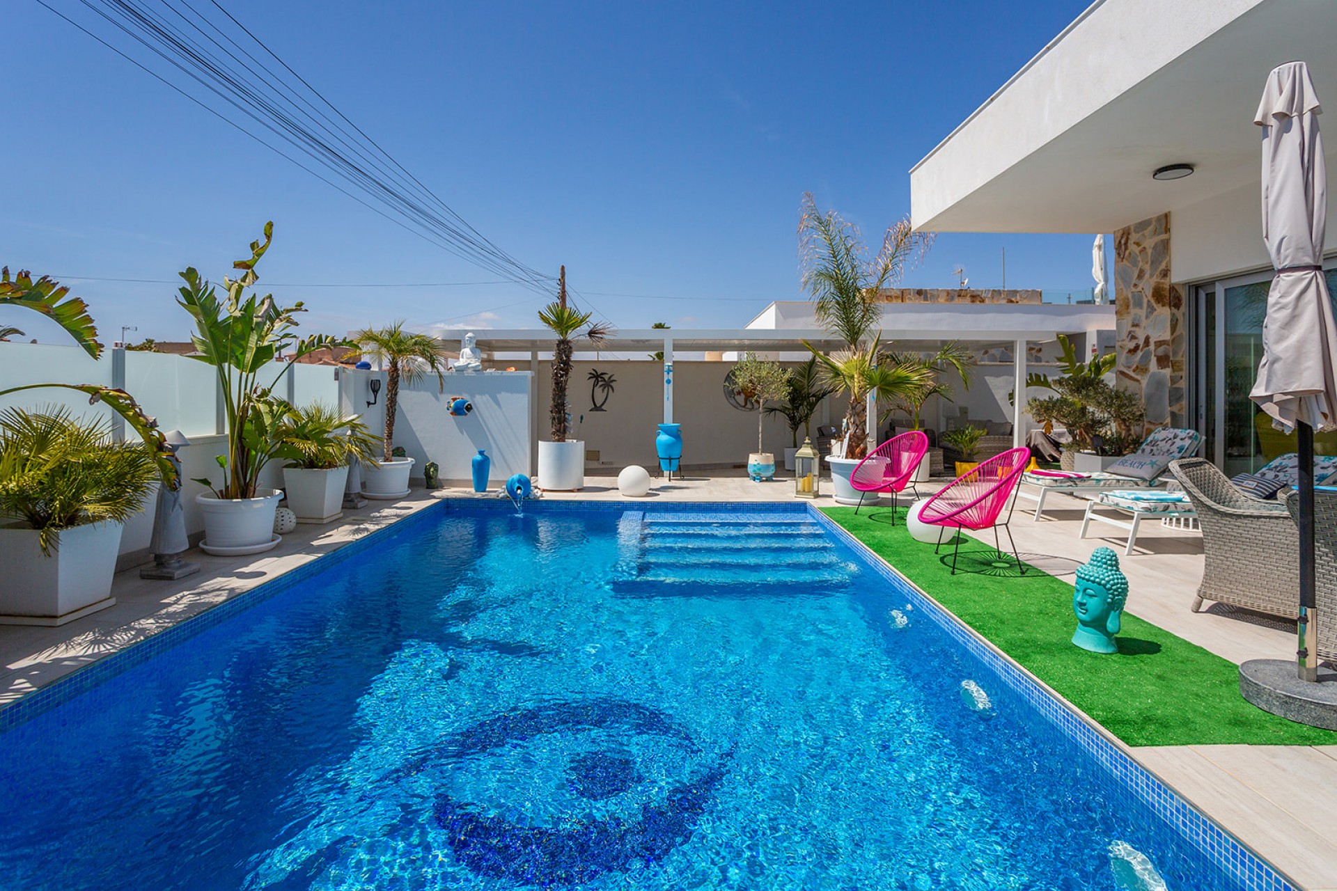 Återförsäljning - Villa -
Torrevieja - Costa Blanca