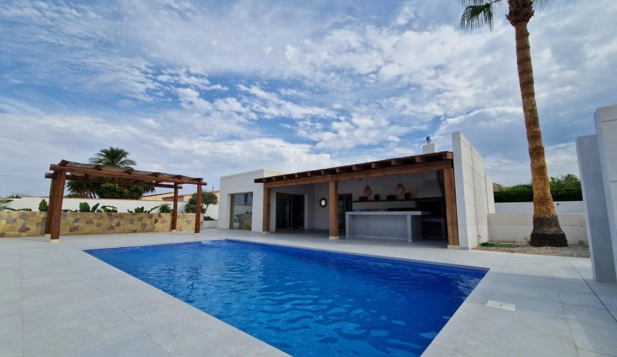 Återförsäljning - Villa -
Torrevieja - Costa Blanca