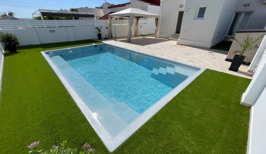 Återförsäljning - Villa -
Torrevieja - Costa Blanca