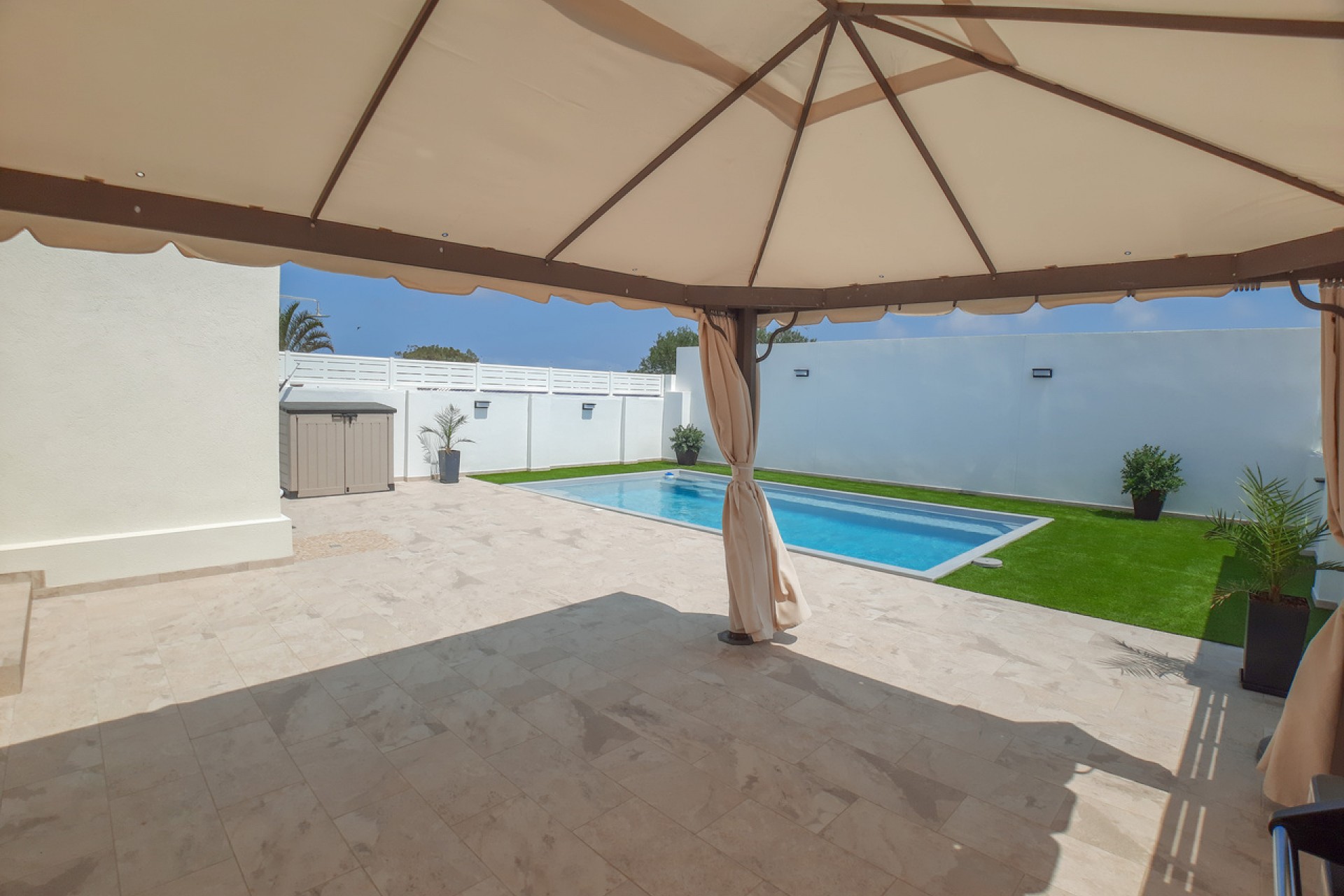 Återförsäljning - Villa -
Torrevieja - Costa Blanca