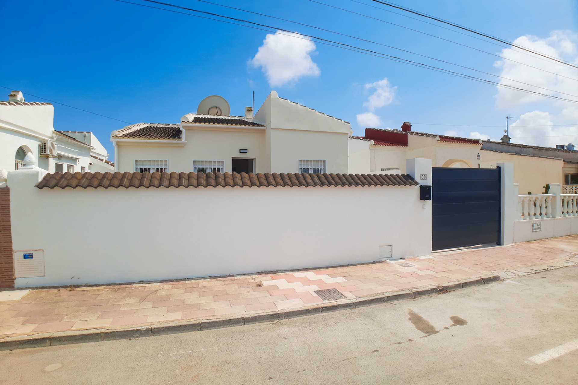 Återförsäljning - Villa -
Torrevieja - Costa Blanca