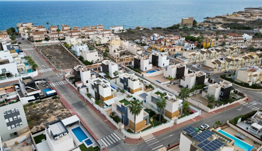 Återförsäljning - Villa -
Torrevieja - Costa Blanca