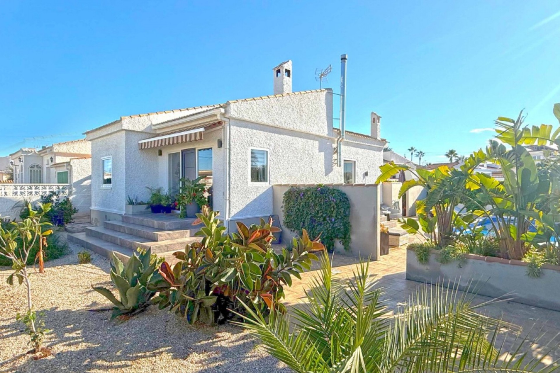 Återförsäljning - Villa -
Torrevieja - Costa Blanca