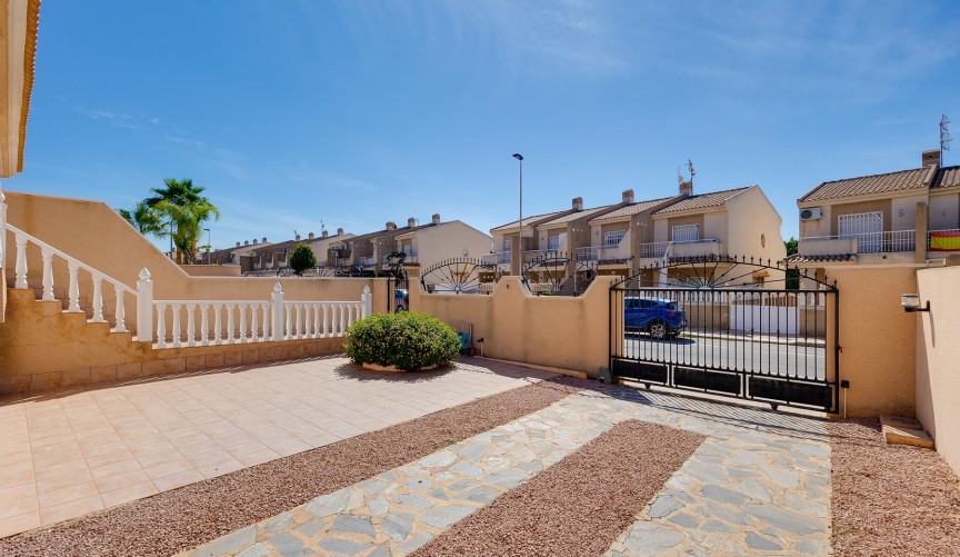 Återförsäljning - Villa -
Torrevieja - Costa Blanca