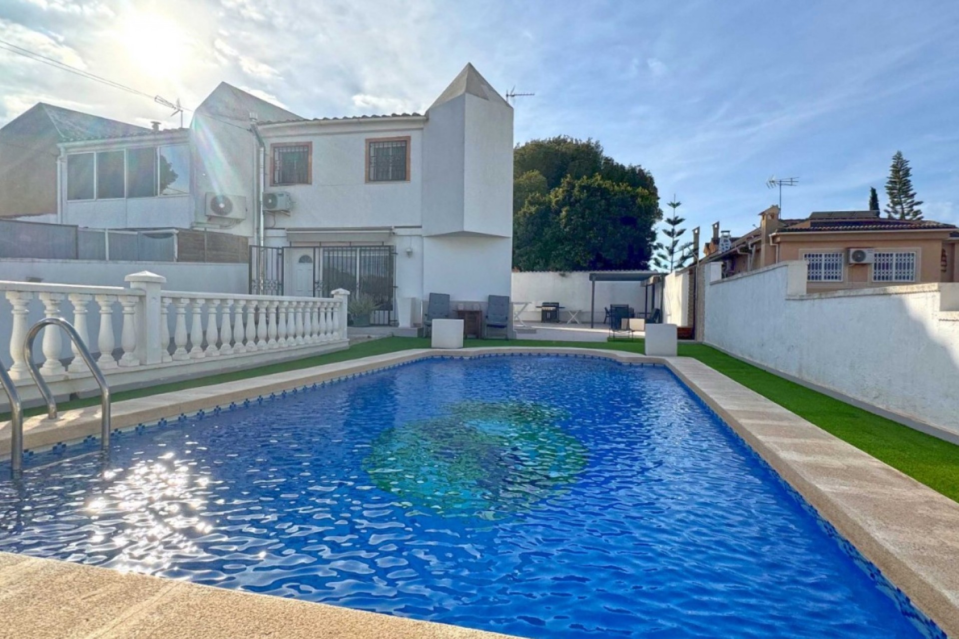 Återförsäljning - Villa -
Torrevieja - Costa Blanca