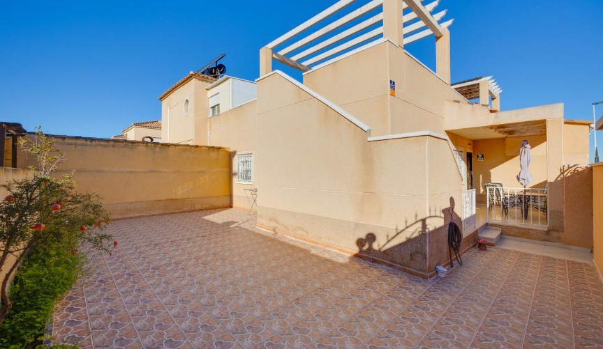 Återförsäljning - Villa -
Torrevieja - Costa Blanca