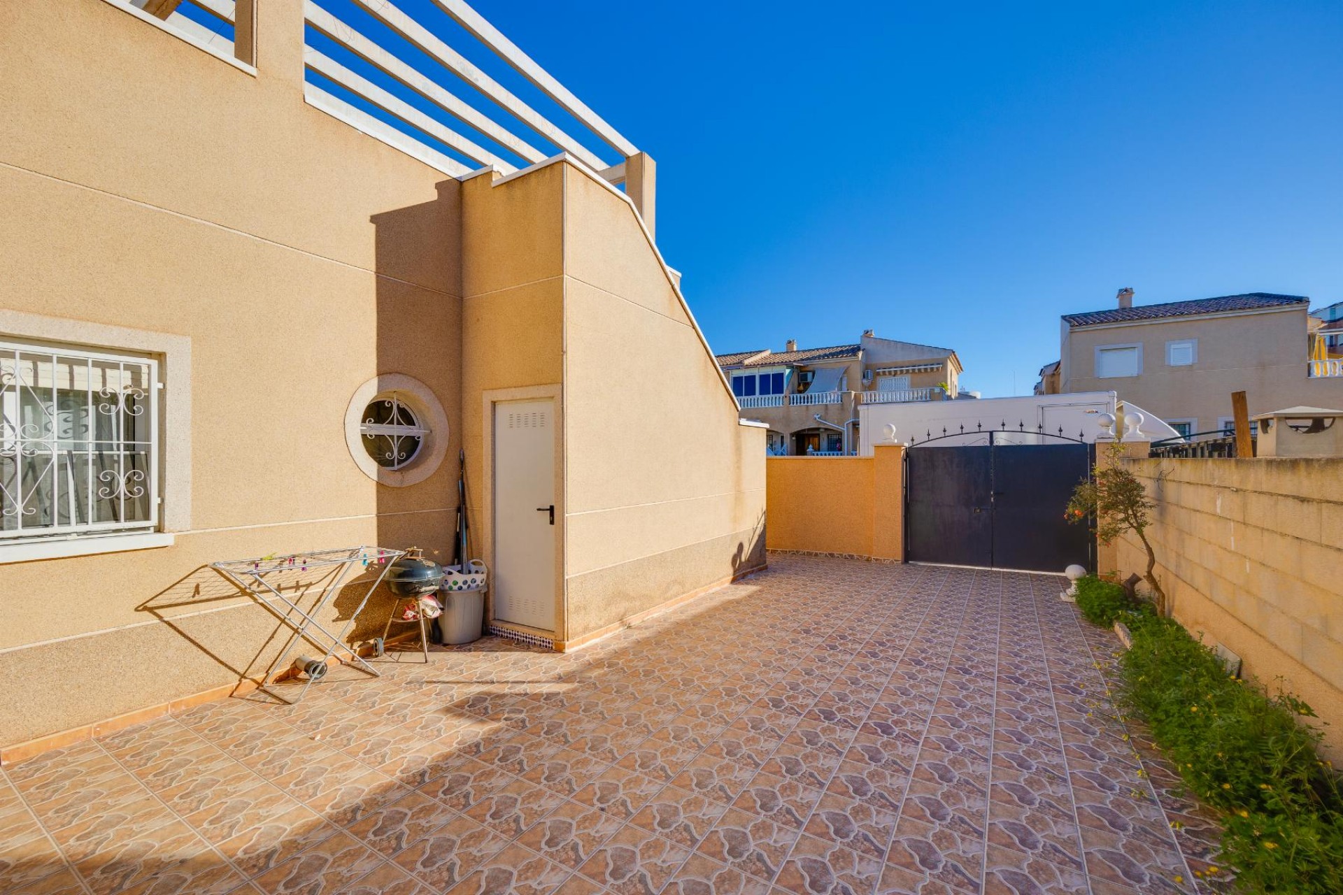 Återförsäljning - Villa -
Torrevieja - Costa Blanca