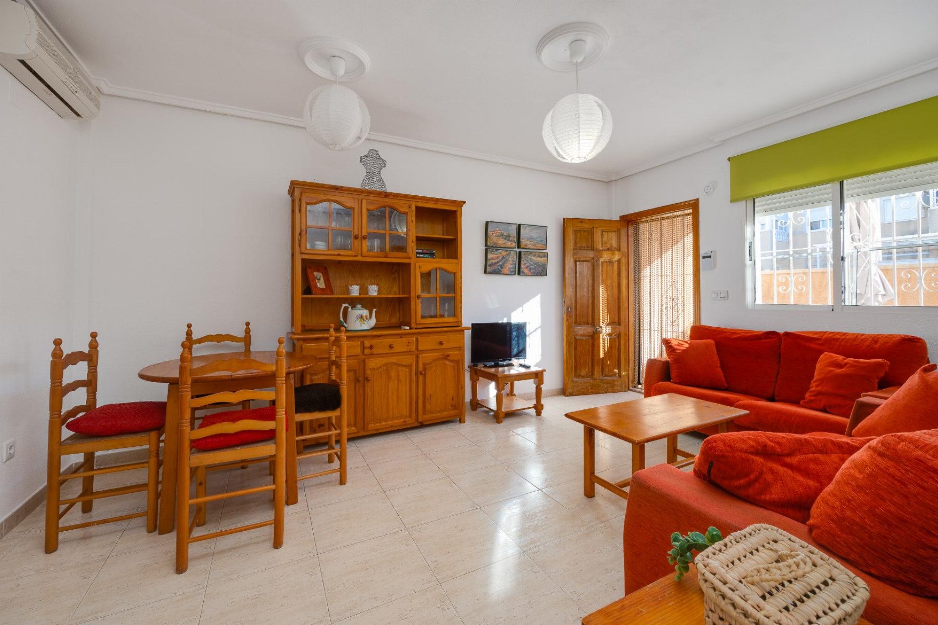 Återförsäljning - Villa -
Torrevieja - Costa Blanca