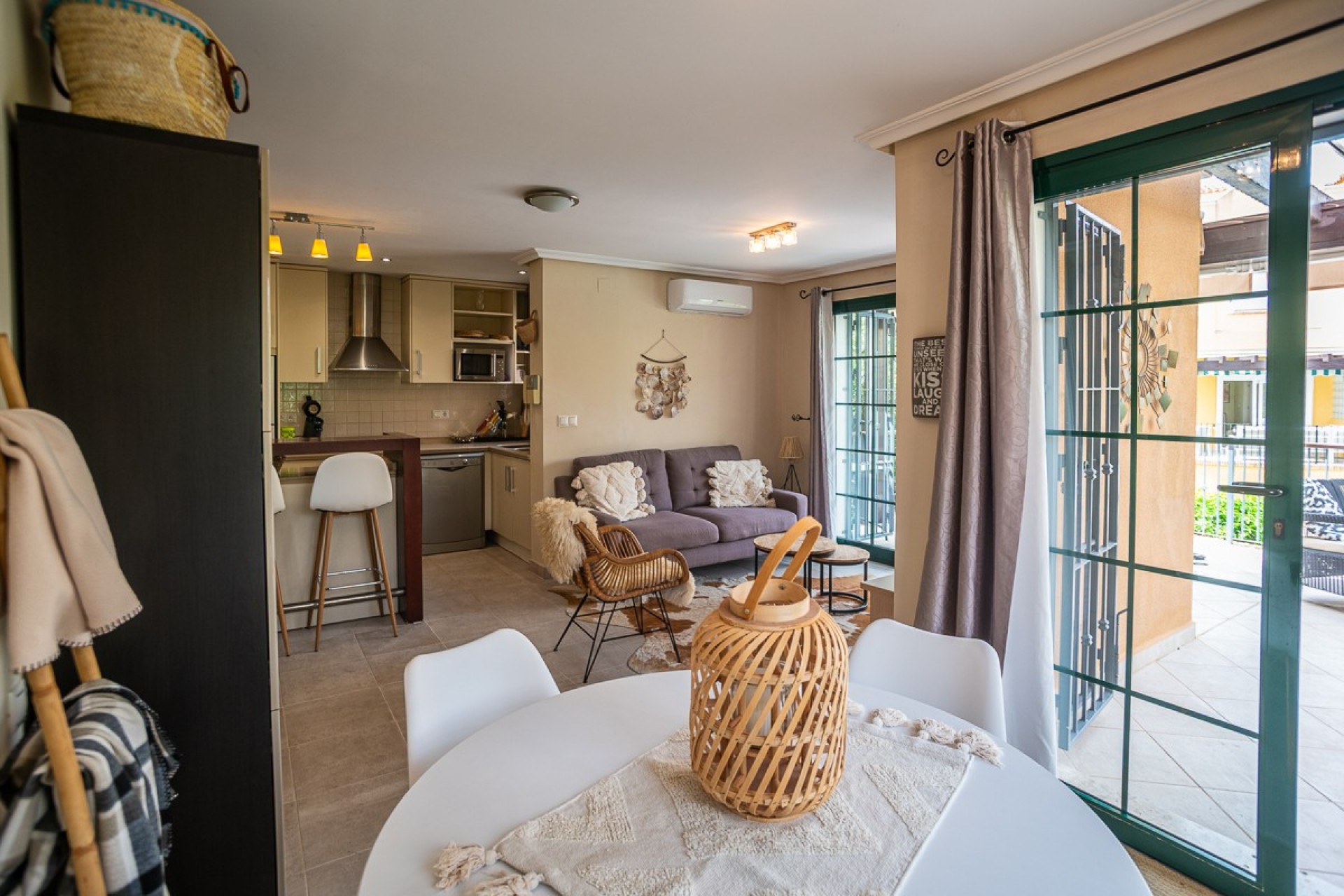 Återförsäljning - Villa -
Torrevieja - Costa Blanca