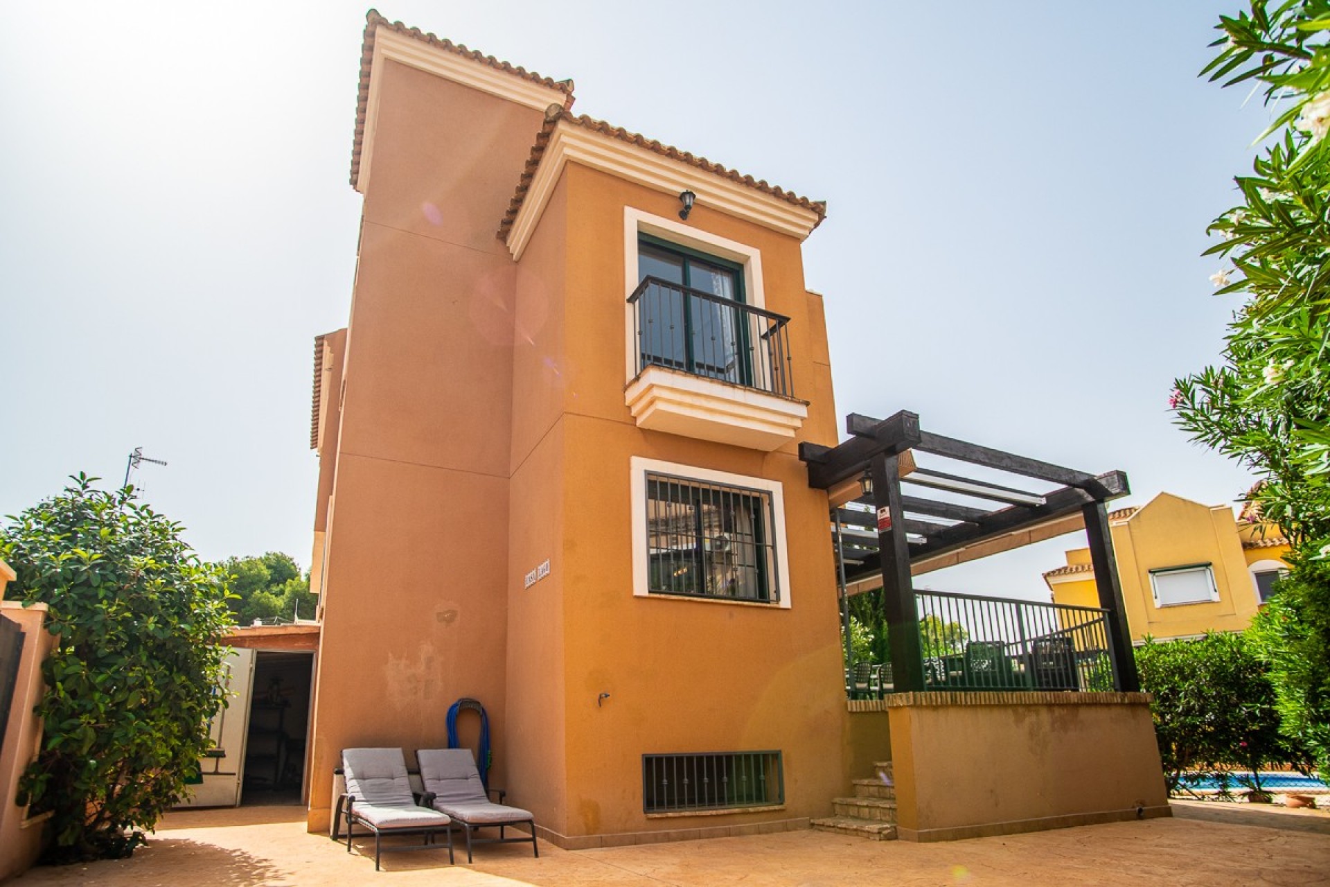 Återförsäljning - Villa -
Torrevieja - Costa Blanca