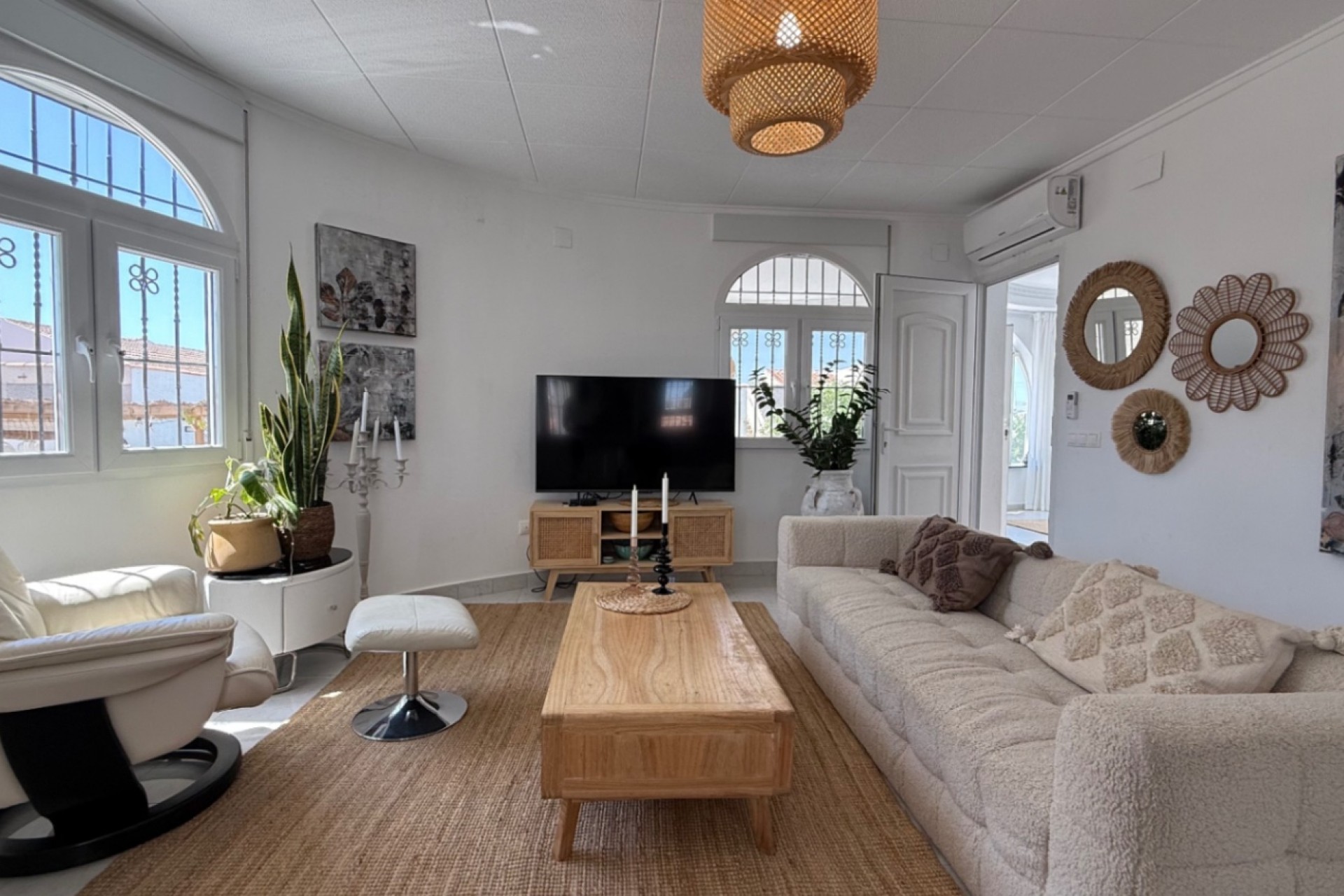 Återförsäljning - Villa -
Torrevieja - Costa Blanca