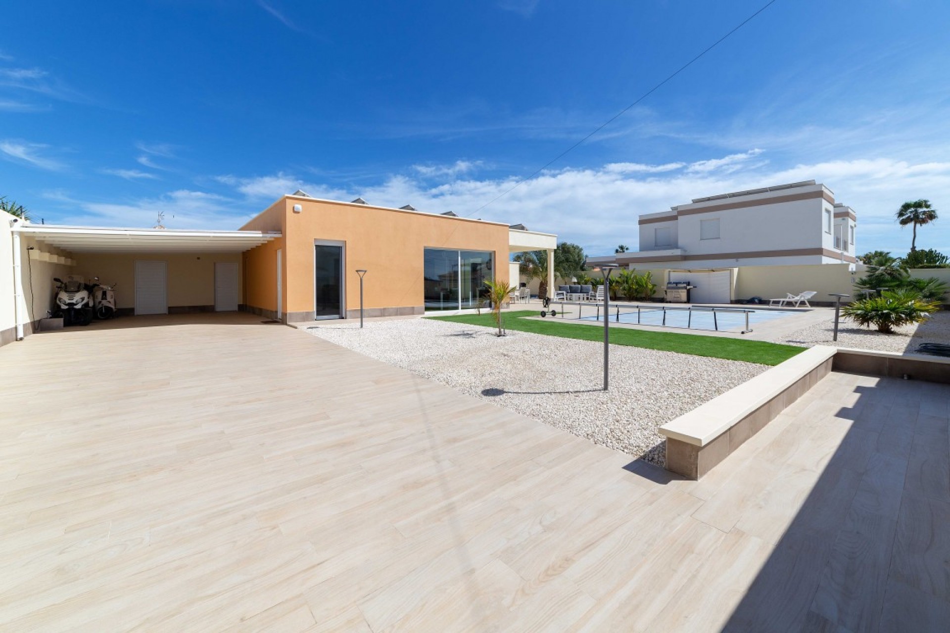 Återförsäljning - Villa -
Torrevieja - Costa Blanca