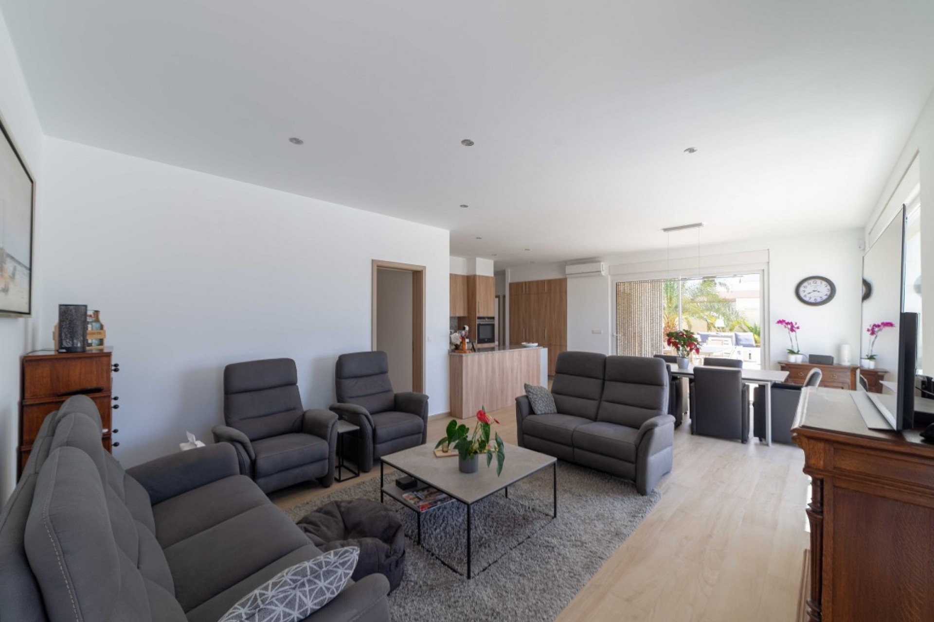 Återförsäljning - Villa -
Torrevieja - Costa Blanca