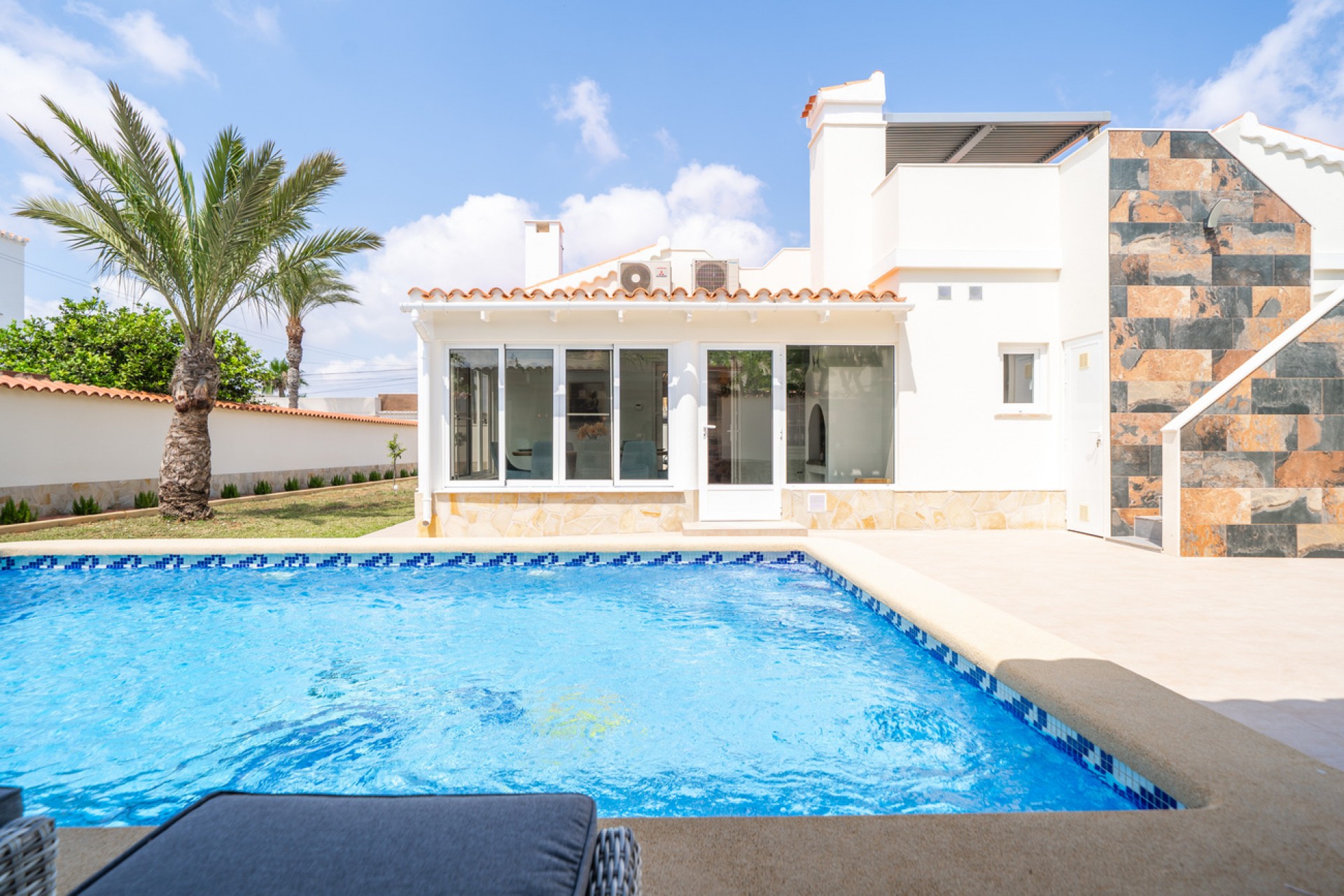 Återförsäljning - Villa -
Torrevieja - Costa Blanca