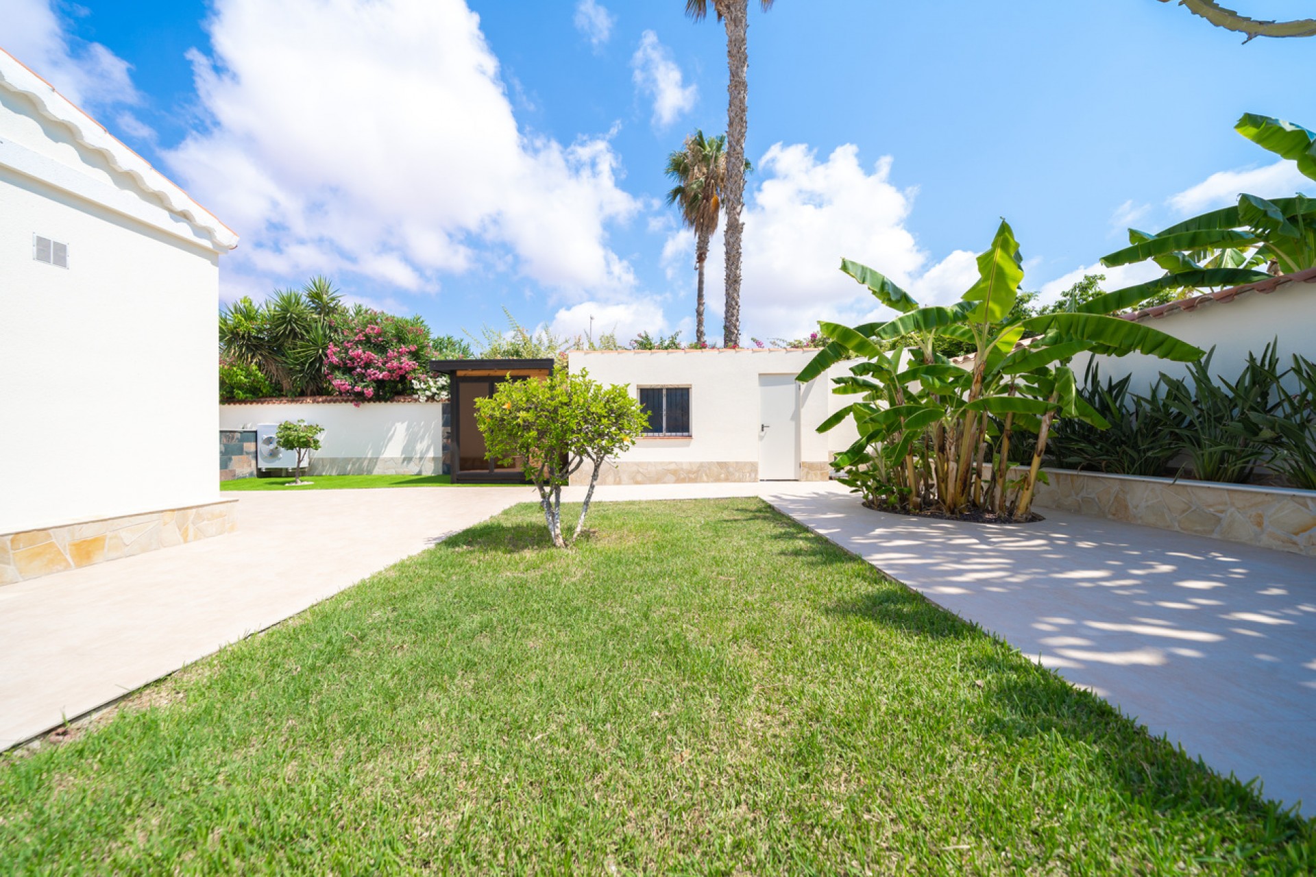 Återförsäljning - Villa -
Torrevieja - Costa Blanca