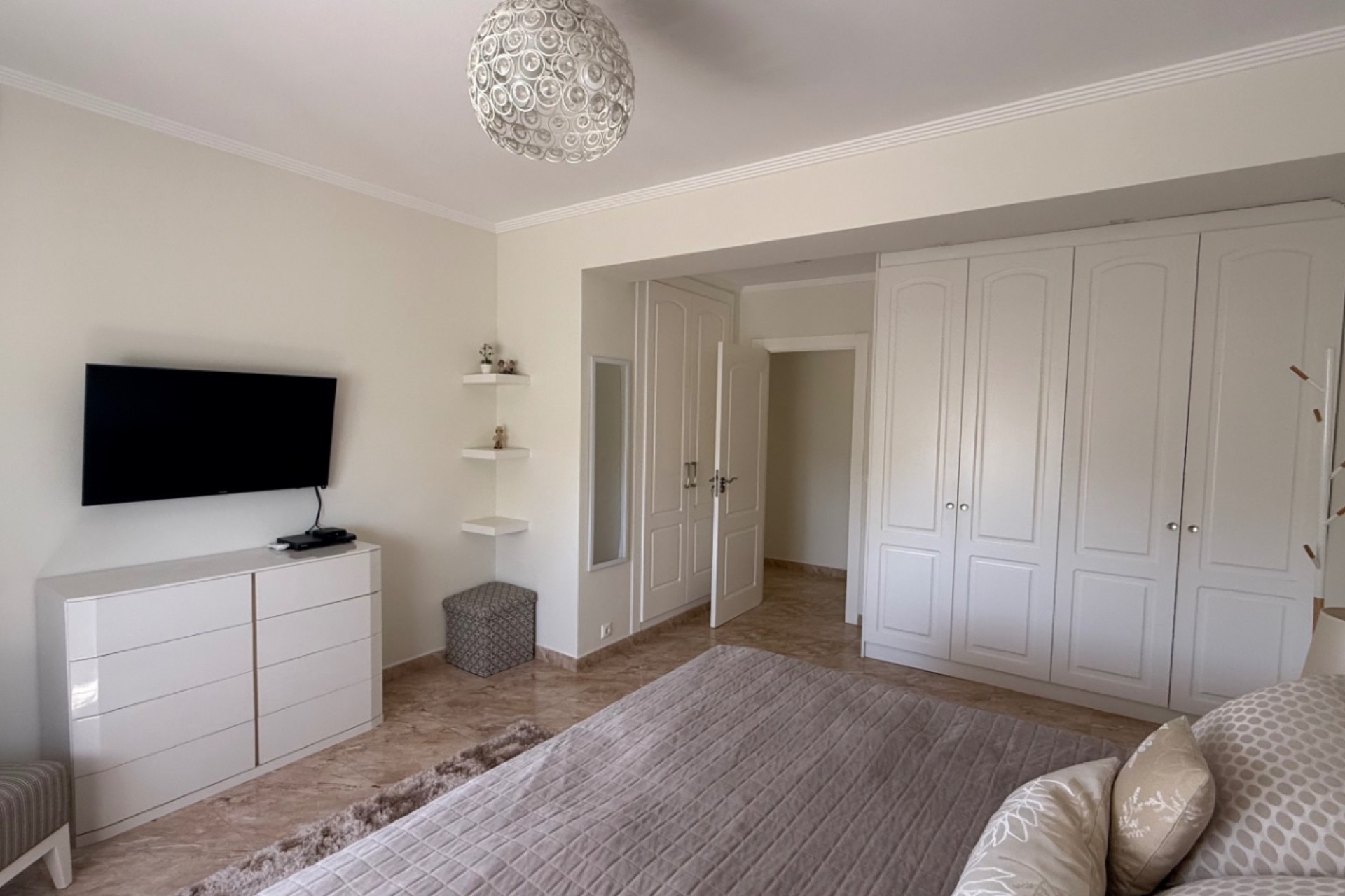 Återförsäljning - Villa -
Torrevieja - Costa Blanca