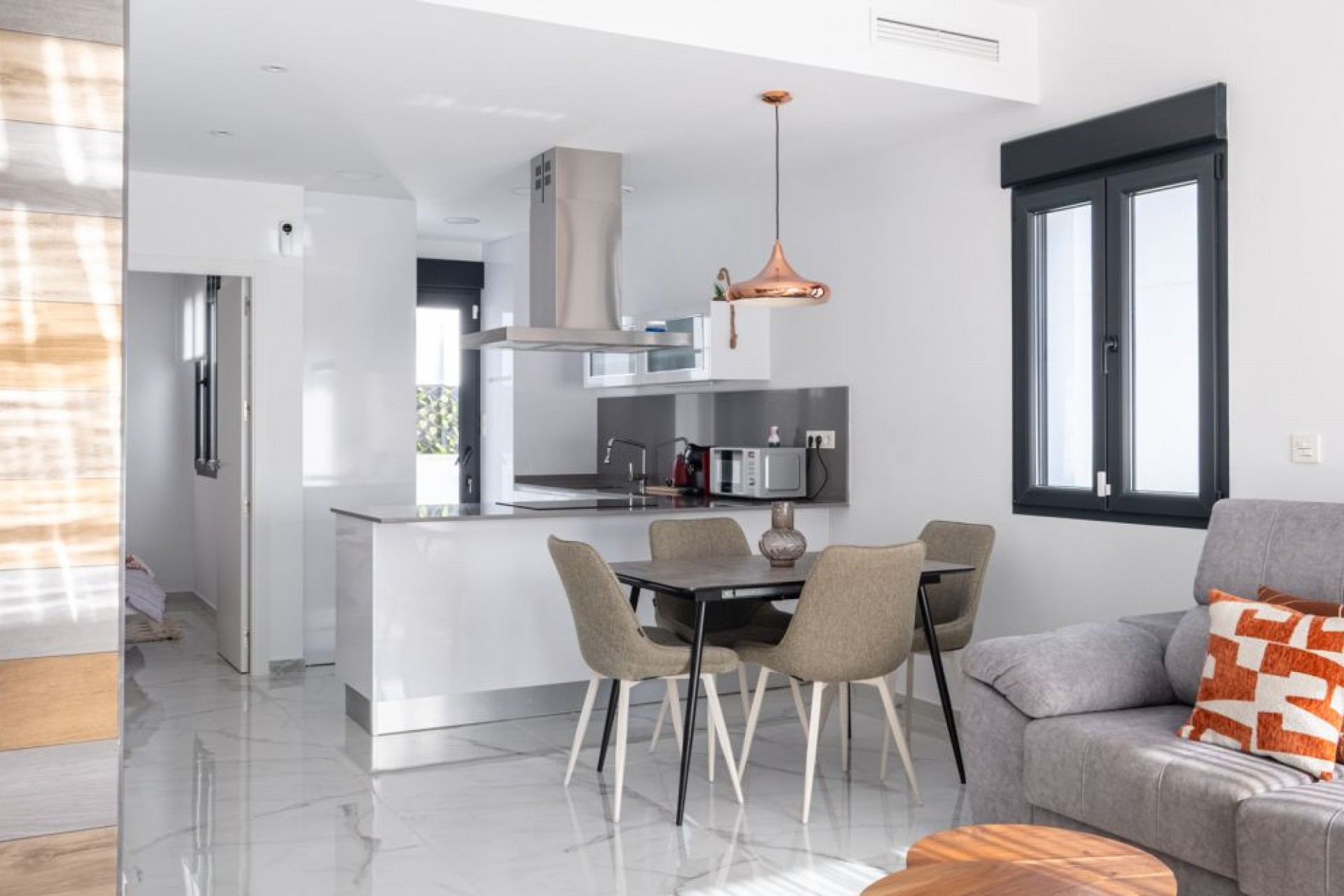 Återförsäljning - Villa -
Torrevieja - Costa Blanca